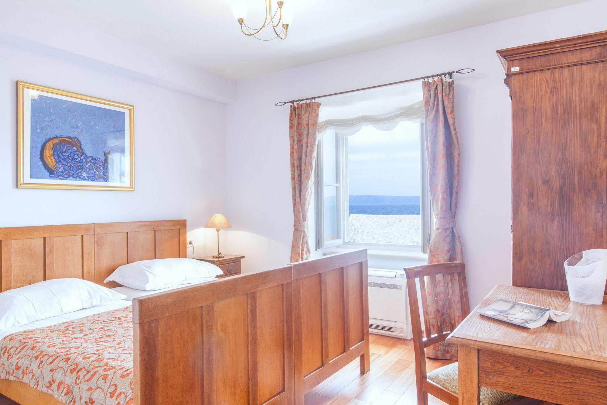 Your Family Oasis By The Sea Villa Mir Vami, Heated Pool Sumartin Exterior foto